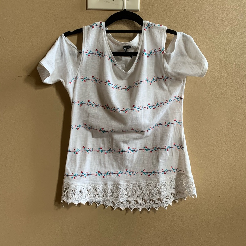 Cold shoulder top with crochet hem